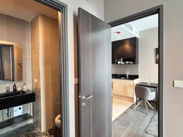 1-BR Condo at The Edge Sukhumvit 23 near MRT Sukhumvit