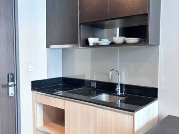 1-BR Condo at The Edge Sukhumvit 23 near MRT Sukhumvit
