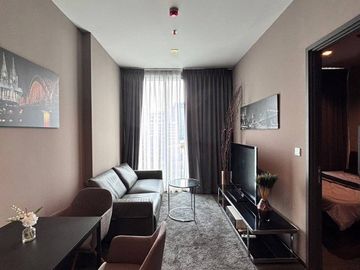 1-BR Condo at The Edge Sukhumvit 23 near MRT Sukhumvit