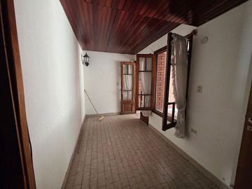 DEPARTAMENTO EN VENTA LA PLATA TIPO PH CON PATIO