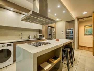 Departamento en primer piso con jardin, excelente ubicacion en la dehesa central