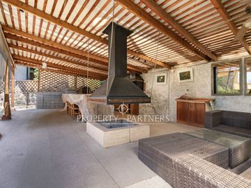 Arriendo de hermosa propiedad en consolidado condominio de la comuna