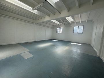 Renta Bodega Industrial, 90m2, Granjas México, Iztacalco, CDMX