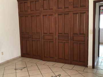 Casa en privada con reja automática en extensión Vista Hermosa Cuernavaca Morelos