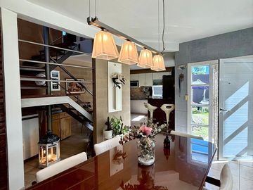 CASA EN VENTA 4 AMB CON PILETA EN EL CARMENCITO