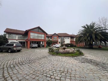 Gran casa en exclusivo condominio