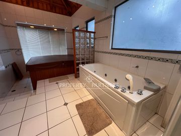 Gran casa en exclusivo condominio