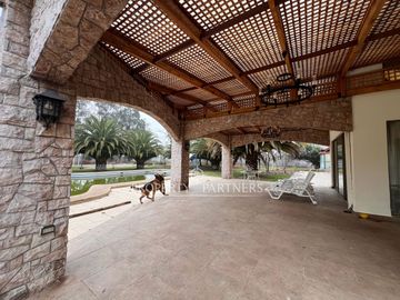 Gran casa en exclusivo condominio