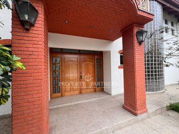Gran casa en exclusivo condominio