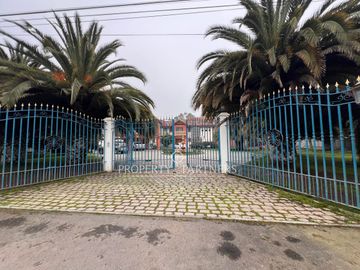 Gran casa en exclusivo condominio