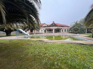 Gran casa en exclusivo condominio
