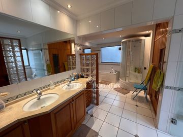 Gran casa en exclusivo condominio