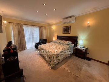 Gran casa en exclusivo condominio