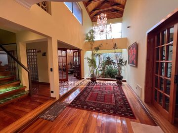 Gran casa en exclusivo condominio