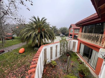Gran casa en exclusivo condominio