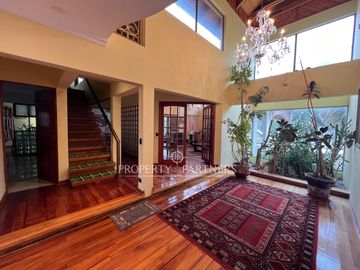Gran casa en exclusivo condominio