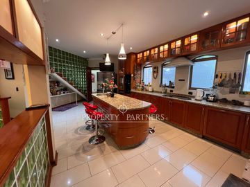 Gran casa en exclusivo condominio