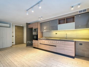 Duplex, con patio y subterraneo. En venta en Ñuñoa.