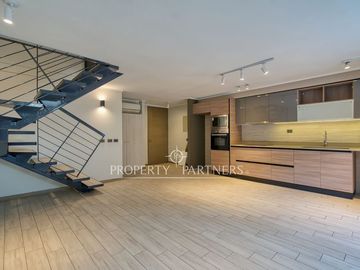Duplex, con patio y subterraneo. En venta en Ñuñoa.