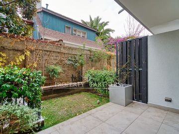 Duplex, con patio y subterraneo. En venta en Ñuñoa.