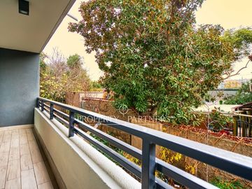 Duplex, con patio y subterraneo. En venta en Ñuñoa.