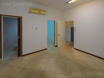 Nave Industrial con oficinas - Venta y Alquiler - Villa Martelli Vicente López
