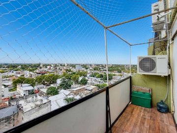 DUPLEX DE 2 DORMITORIOS CON COCHERA EN ALQUILER