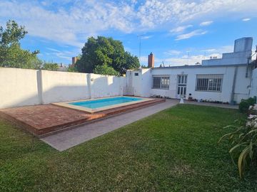VENTA CASA 2 DORM + DPTO 2 DORM CENTRO SAN NICOLAS