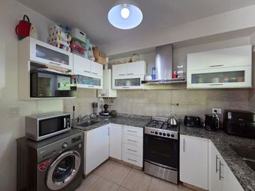 VENTA DE CASA DE 3 AMBIENTES CON GALERÍA - PARRILA - PARQUE - PILETA - APTO CRÉDITO LA LONJA, PILAR