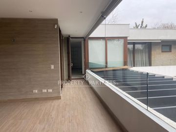 Piedra Roja,  excelente casa mediterránea en condominio consolidado