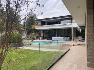 Piedra Roja,  excelente casa mediterránea en condominio consolidado