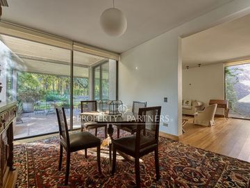 Casa con gran jardín plano en Condominio Lomas de la Dehesa