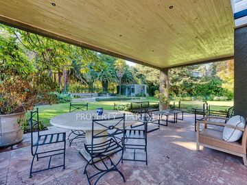 Casa con gran jardín plano en Condominio Lomas de la Dehesa
