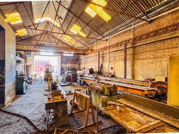 VENTA GALPON INDUSTRIAL LANUS TERRENO 8500m2 Y FABRICA 2600m2, en BLOQUE o SEPARADO