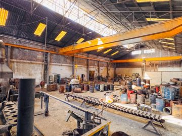 VENTA GALPON INDUSTRIAL LANUS TERRENO 8500m2 Y FABRICA 2600m2, en BLOQUE o SEPARADO