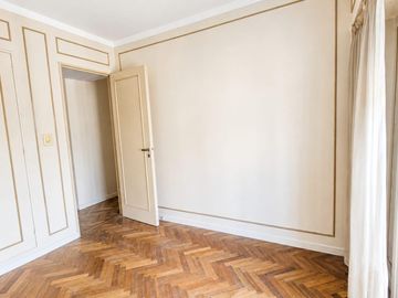 Venta Permuta departamento de 4 ambientes con dependencia baulera y cochera