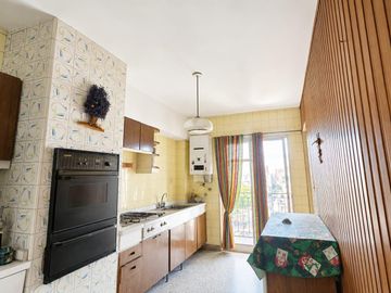 Venta Permuta departamento de 4 ambientes con dependencia baulera y cochera