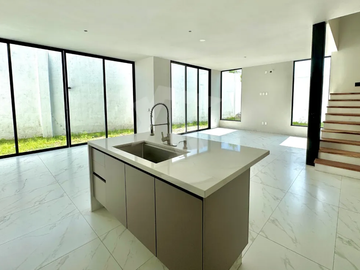Casa en venta de Los Pinos Campestre cerca de Bugambilias  Tipo de listado: List