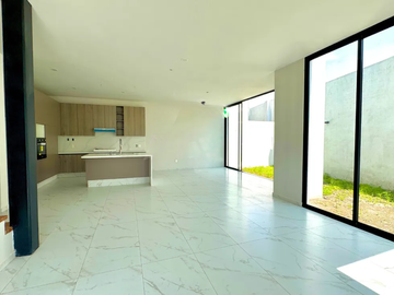 Casa en venta de Los Pinos Campestre cerca de Bugambilias  Tipo de listado: List