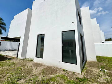 Casa en venta de Los Pinos Campestre cerca de Bugambilias  Tipo de listado: List