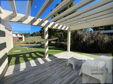 VENTA CASA COSTA ESMERALDA, BARRIO DEPORTIVA AL 100, 4 AMBIENTES