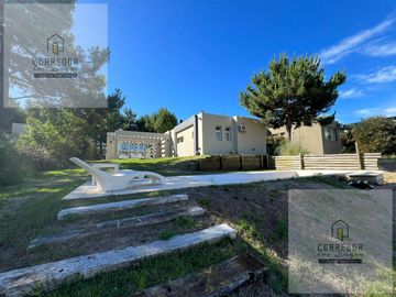 VENTA CASA COSTA ESMERALDA, BARRIO DEPORTIVA AL 100, 4 AMBIENTES