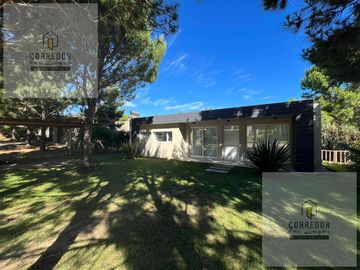 VENTA CASA COSTA ESMERALDA, BARRIO DEPORTIVA AL 100, 4 AMBIENTES