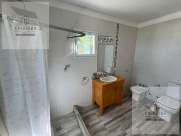 VENTA CASA COSTA ESMERALDA, BARRIO DEPORTIVA AL 100, 4 AMBIENTES
