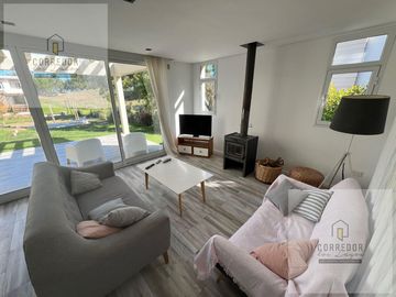 VENTA CASA COSTA ESMERALDA, BARRIO DEPORTIVA AL 100, 4 AMBIENTES