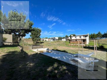 VENTA CASA COSTA ESMERALDA, BARRIO DEPORTIVA AL 100, 4 AMBIENTES