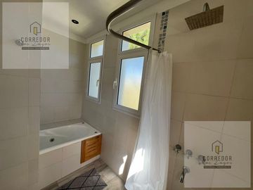 VENTA CASA COSTA ESMERALDA, BARRIO DEPORTIVA AL 100, 4 AMBIENTES