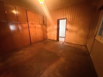 Casa con local en Venta