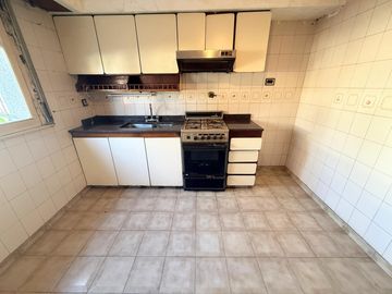 Casa con local en Venta