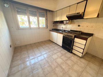Casa con local en Venta